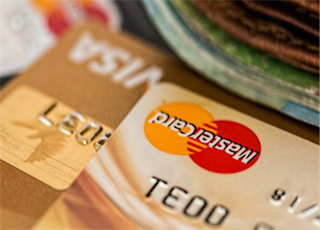 一个银行的信用卡可以申请几张？