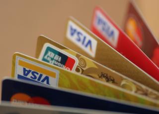信用卡一还款就降额能挽救吗